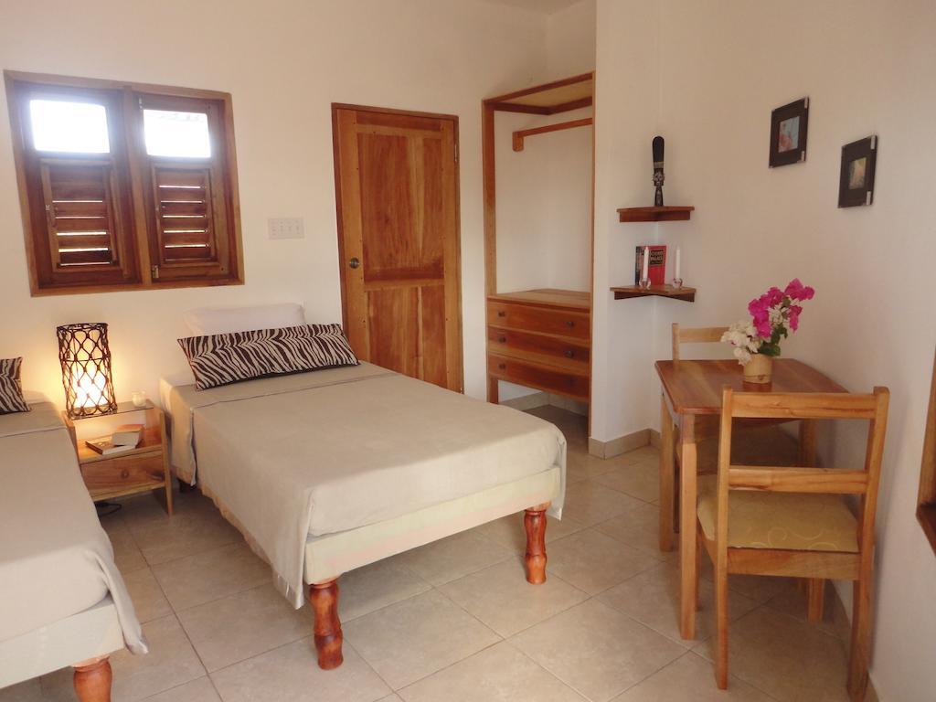Kudehya Guesthouse Treasure Beach Phòng bức ảnh